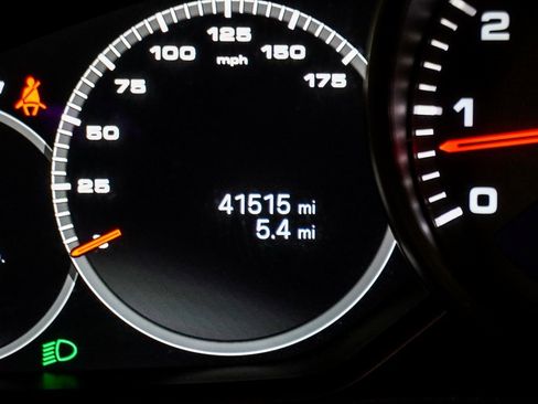 Used 2023 Porsche Cayenne Platinum Edition image 48