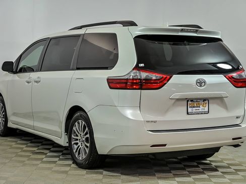 Used 2020 Toyota Sienna XLE FWD image 6