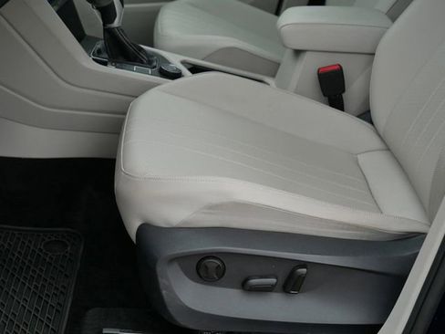 Certified 2023 Volkswagen Tiguan SE w/ Panoramic Sunroof Package AWD/4WD image 14