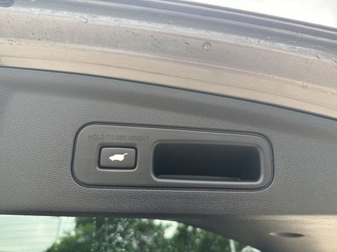 Used 2022 Acura MDX SH-AWD w/ Advance Package image 9