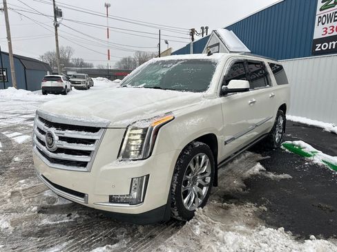Used 2015 Cadillac Escalade ESV Premium image 3