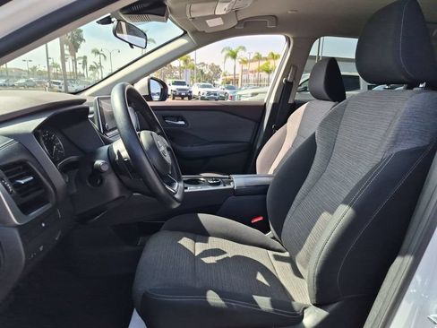 Used 2023 Nissan Rogue SV AWD/4WD image 19