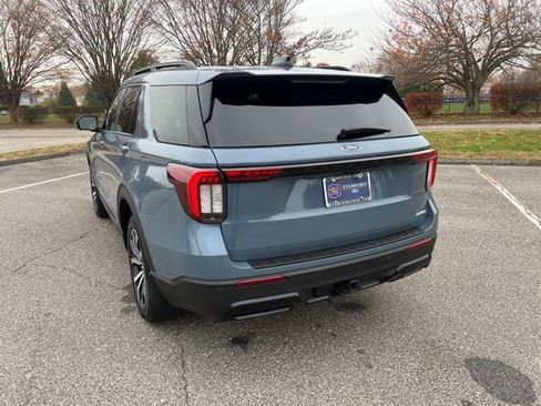 Used 2025 Ford Explorer ST-Line image 8