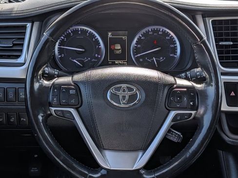 Used 2018 Toyota Highlander Limited Platinum image 13