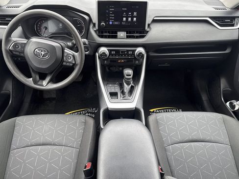 Used 2025 Toyota RAV4 XLE AWD/4WD image 10