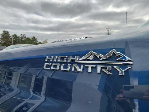 Used 2024 Chevrolet Silverado 2500 High Country w/ High Country Premium Package image 7