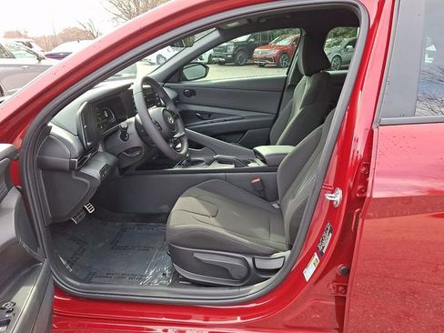 Used 2025 Hyundai Elantra Sport FWD image 18