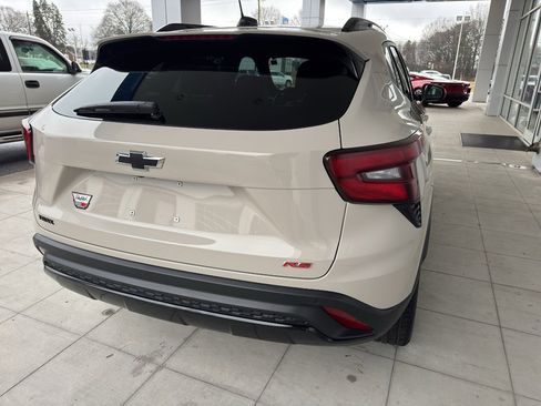 Used 2026 Chevrolet Trax RS w/ Driver Confidence Package image 5