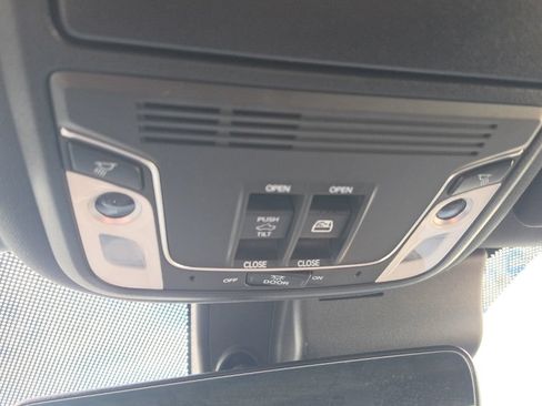 Used 2025 Honda Ridgeline Black Edition image 32