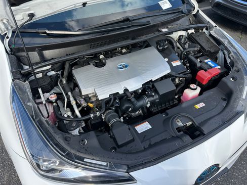 Used 2020 Toyota Prius LE image 27