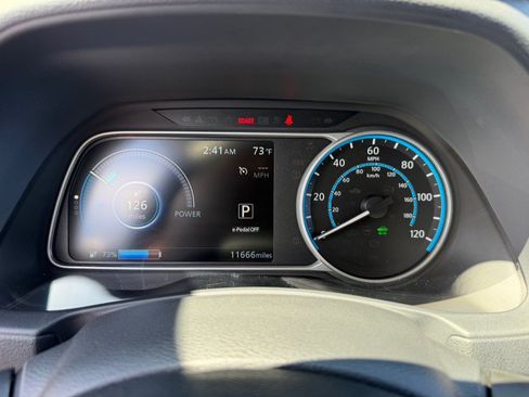 Used 2025 Nissan Leaf S FWD image 12