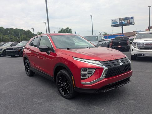 Used 2024 Mitsubishi Eclipse Cross LE AWD/4WD image 3