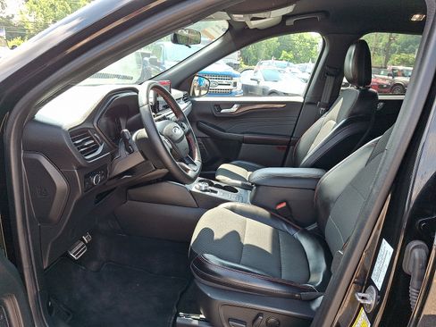 Certified 2024 Ford Escape ST-Line AWD/4WD image 13