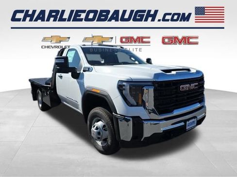 New 2024 GMC Sierra 3500 Pro w/ Convenience Package image 1