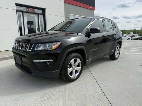 Used 2018 Jeep Compass Latitude w/ Cold Weather Group AWD/4WD image 23