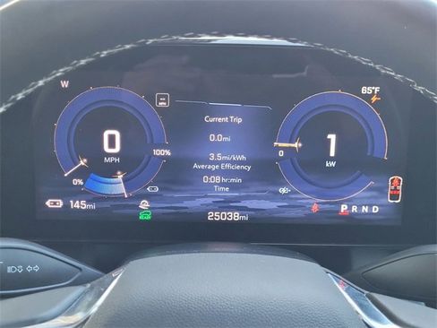 Used 2025 Chevrolet Equinox EV LT w/ Convenience Package image 8