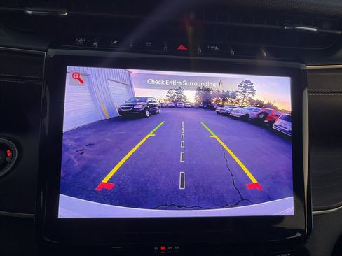 Used 2023 Jeep Grand Cherokee Limited image 19