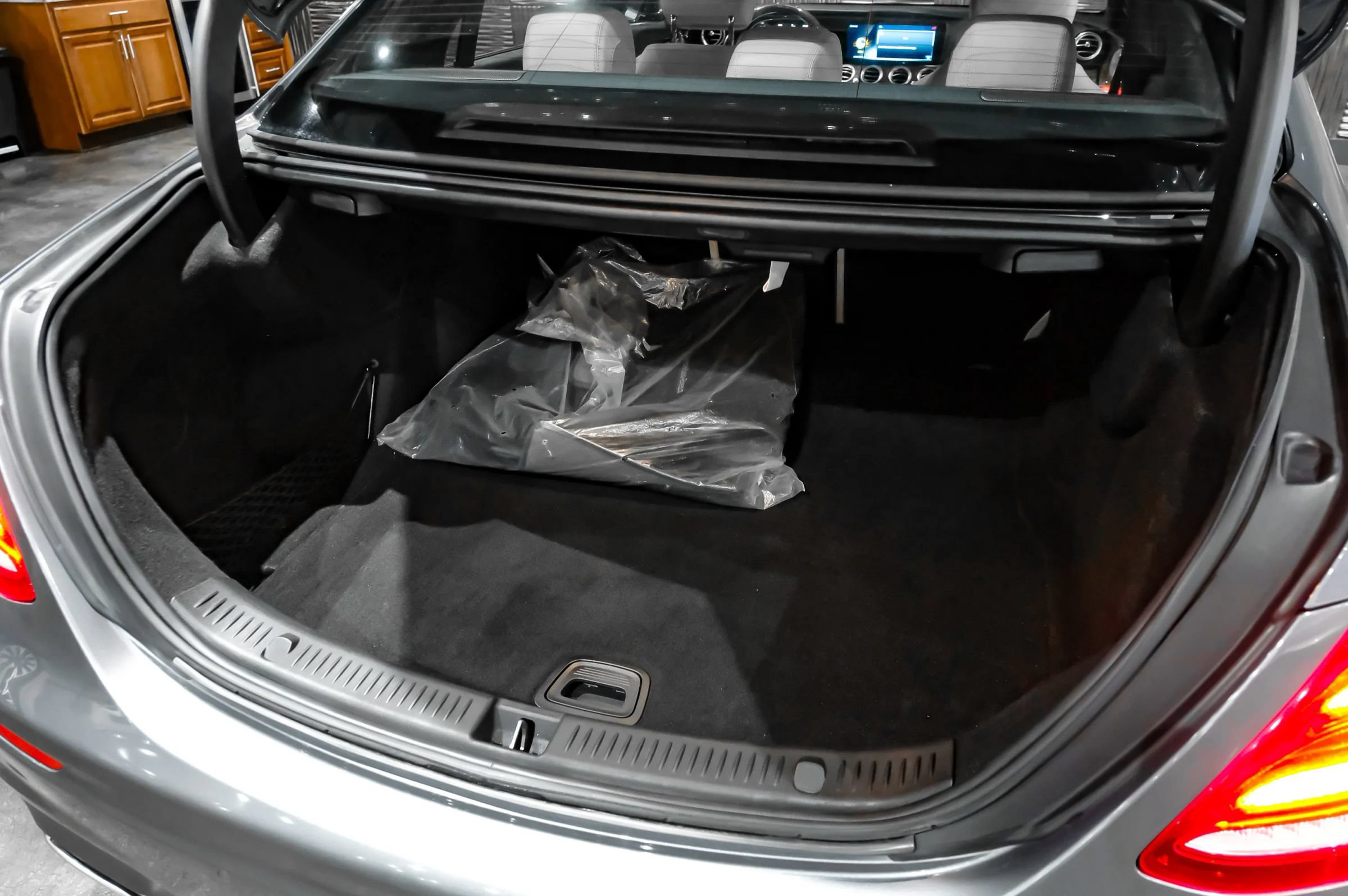 Used 2018 Mercedes-Benz E 300 image 52