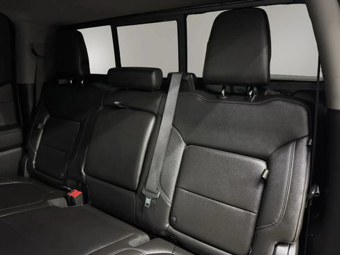 Used 2019 Chevrolet Silverado 1500 LT Trail Boss AWD/4WD image 13