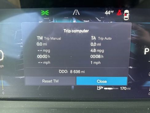 Certified 2025 Volvo XC40 B5 Core AWD/4WD image 21