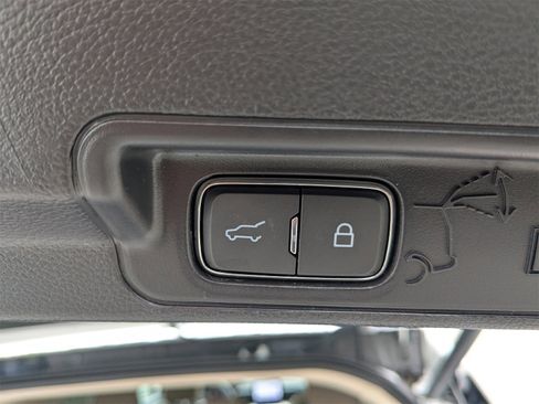 Used 2022 Ford Explorer 2WD image 14