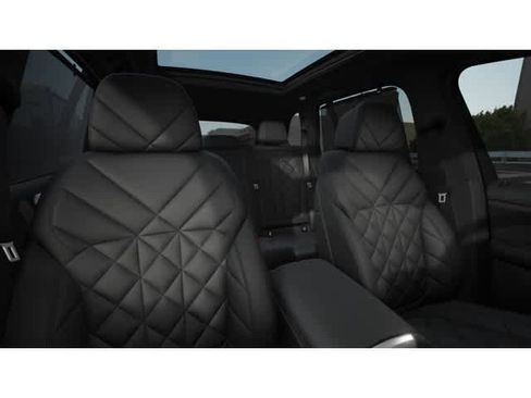 Used 2026 BMW X5 sDrive40i w/ Executive Package image 11