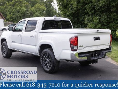 Used 2022 Toyota Tacoma SR5 AWD/4WD image 3