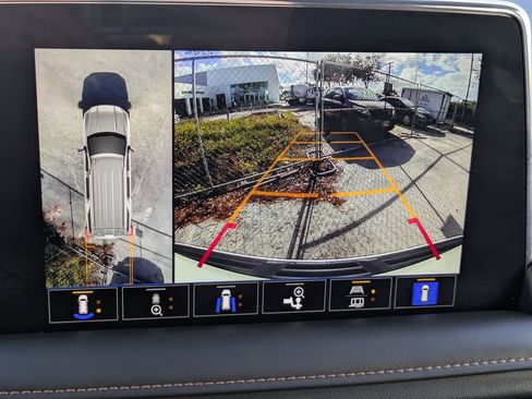 Used 2024 GMC Yukon AT4 w/ Technology Package image 26