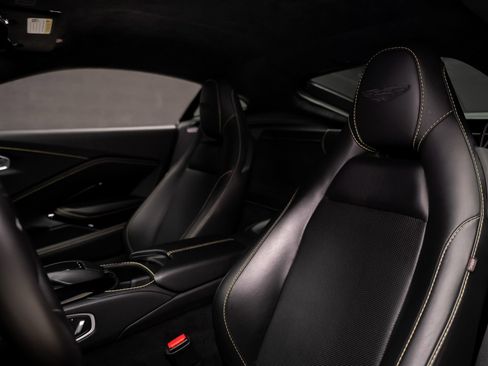 Used 2020 Aston Martin V8 Vantage Coupe RWD image 61