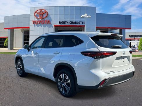 Used 2026 Toyota Highlander XLE AWD/4WD image 5