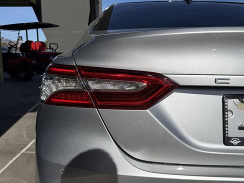 Used 2020 Toyota Camry XLE image 22