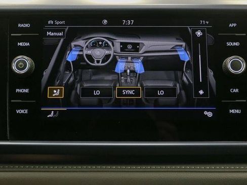 Certified 2024 Volkswagen Taos SE image 29