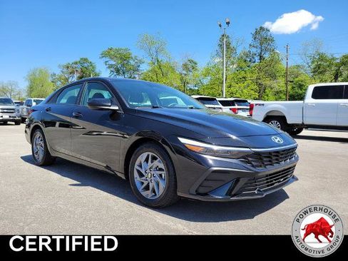 Used 2024 Hyundai Elantra SEL FWD image 9