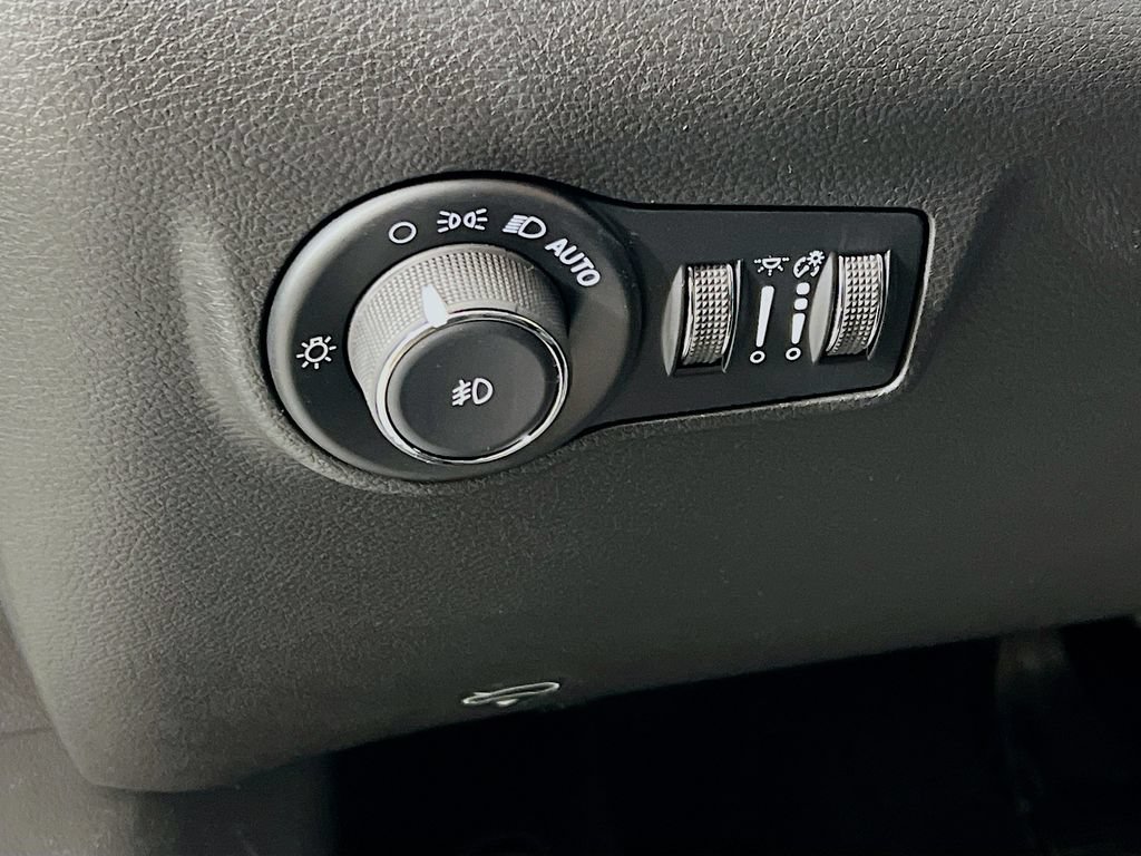 New 2026 Jeep Compass Latitude AWD/4WD image 10