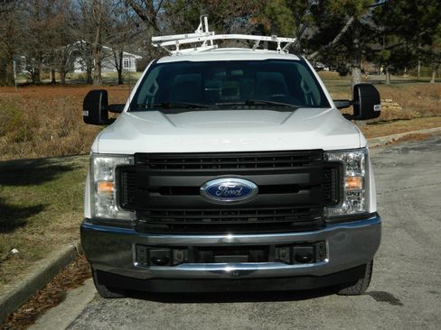 Used 2019 Ford F350 XL w/ XL Value Package image 2