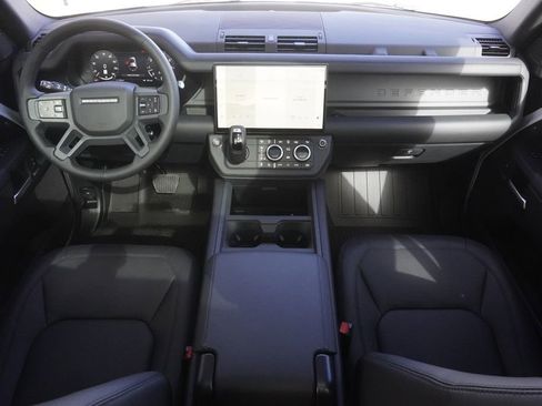 New 2026 Land Rover Defender 110 X-Dynamic SE image 9