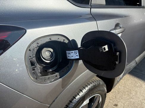 Certified 2024 Nissan Rogue SV image 34