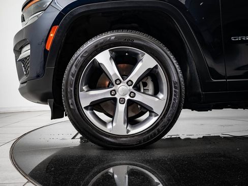 Used 2022 Jeep Grand Cherokee Limited 4xe image 13