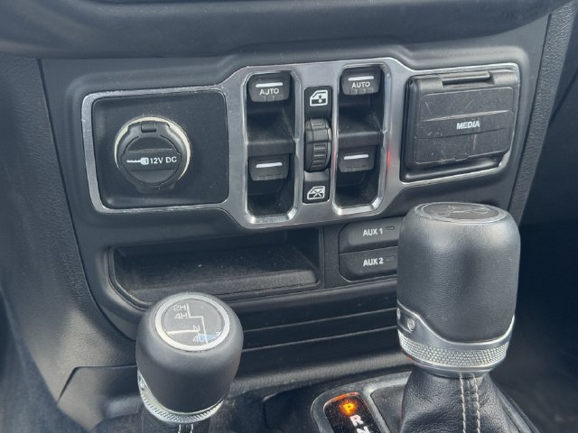 Used 2019 Jeep Wrangler Unlimited Sahara AWD/4WD image 33