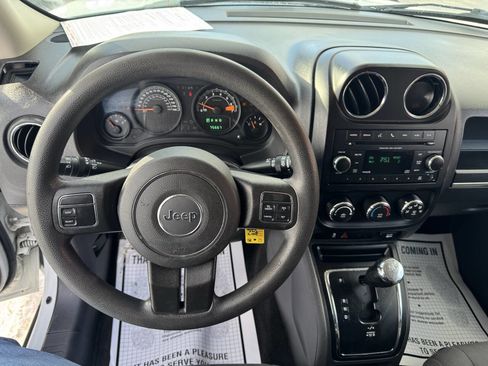 Used 2017 Jeep Patriot Sport w/ Tire & Wheel Group image 8