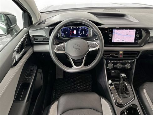 Used 2022 Volkswagen Taos SEL image 10