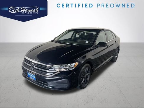Certified 2022 Volkswagen Jetta SE FWD image 1