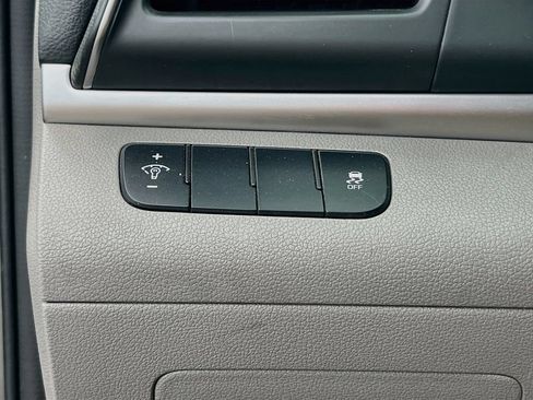Used 2019 Hyundai Elantra SE FWD image 10