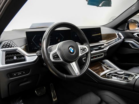 Used 2025 BMW X6 xDrive40i AWD/4WD image 3