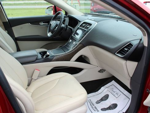 Used 2020 Lincoln Nautilus Reserve FWD image 26