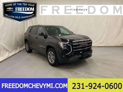 Used 2025 GMC Terrain Elevation image 1