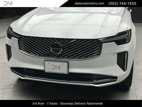 Used 2025 Volvo XC90 T8 Ultra w/ Protection Package Premier image 13