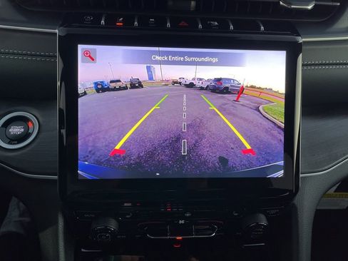 New 2025 Jeep Grand Cherokee Limited w/ Black Appearance Package image 18