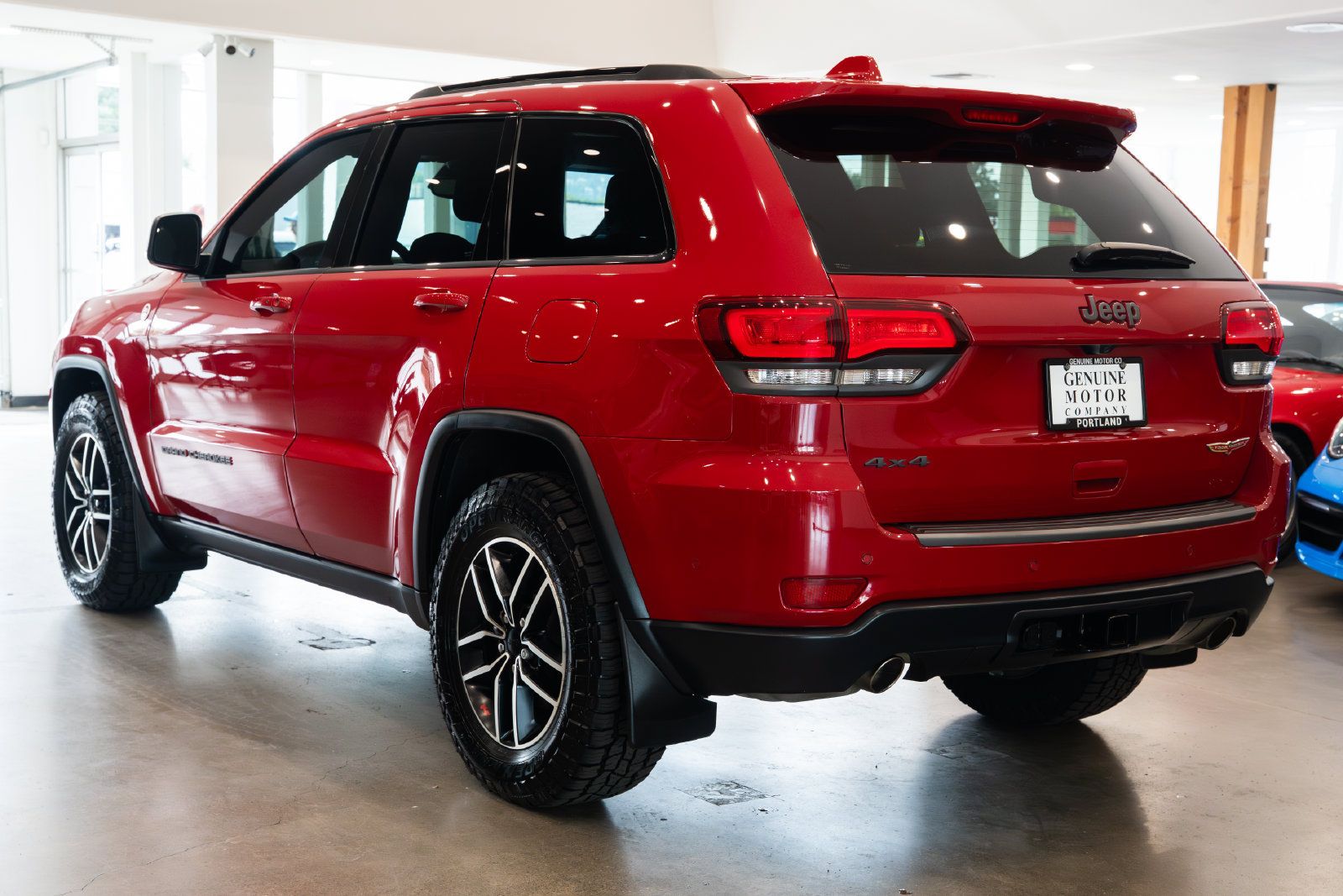 Used 2021 Jeep Grand Cherokee Trailhawk w/ Trailhawk Luxury Group AWD/4WD image 6