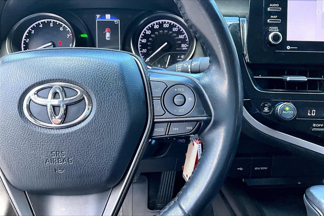 Used 2024 Toyota Camry SE FWD image 11